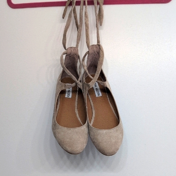 Steve Madden Shoes - Steve Madden 8 Women's Taupe Lace-Up Flats